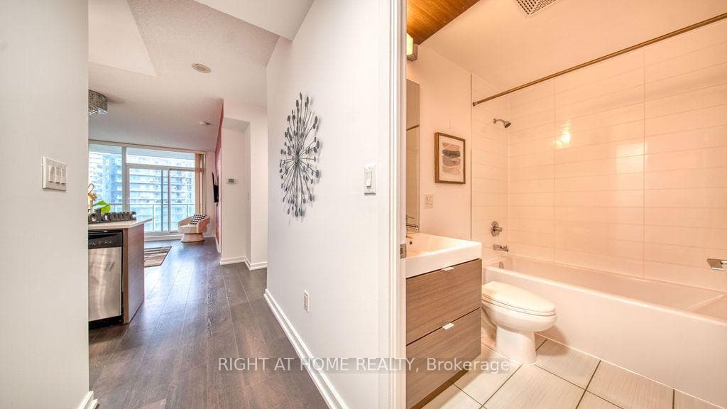 62 Forest Manor Road Unit 1808 photo 34