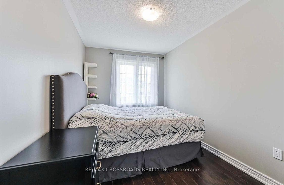 61 Landwood Avenue photo 9