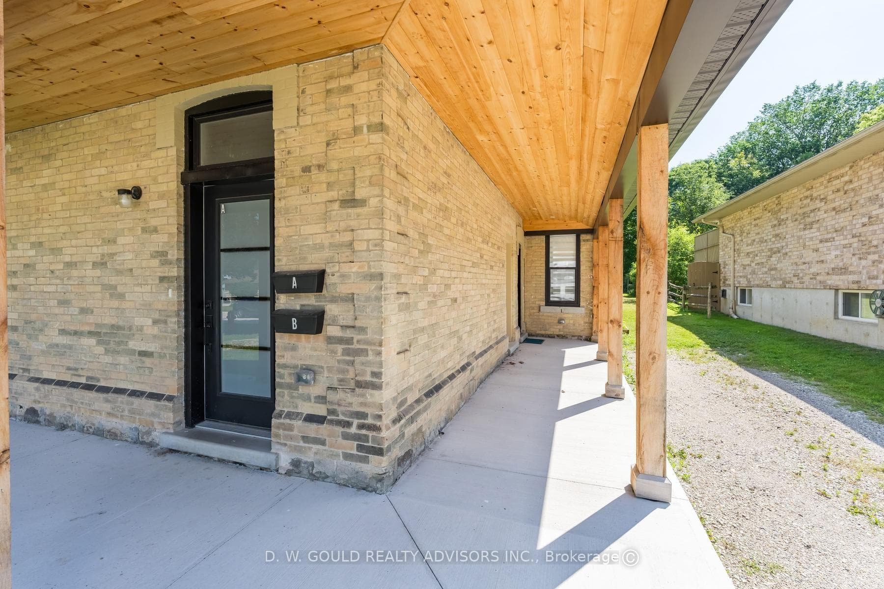330 William Street photo 24