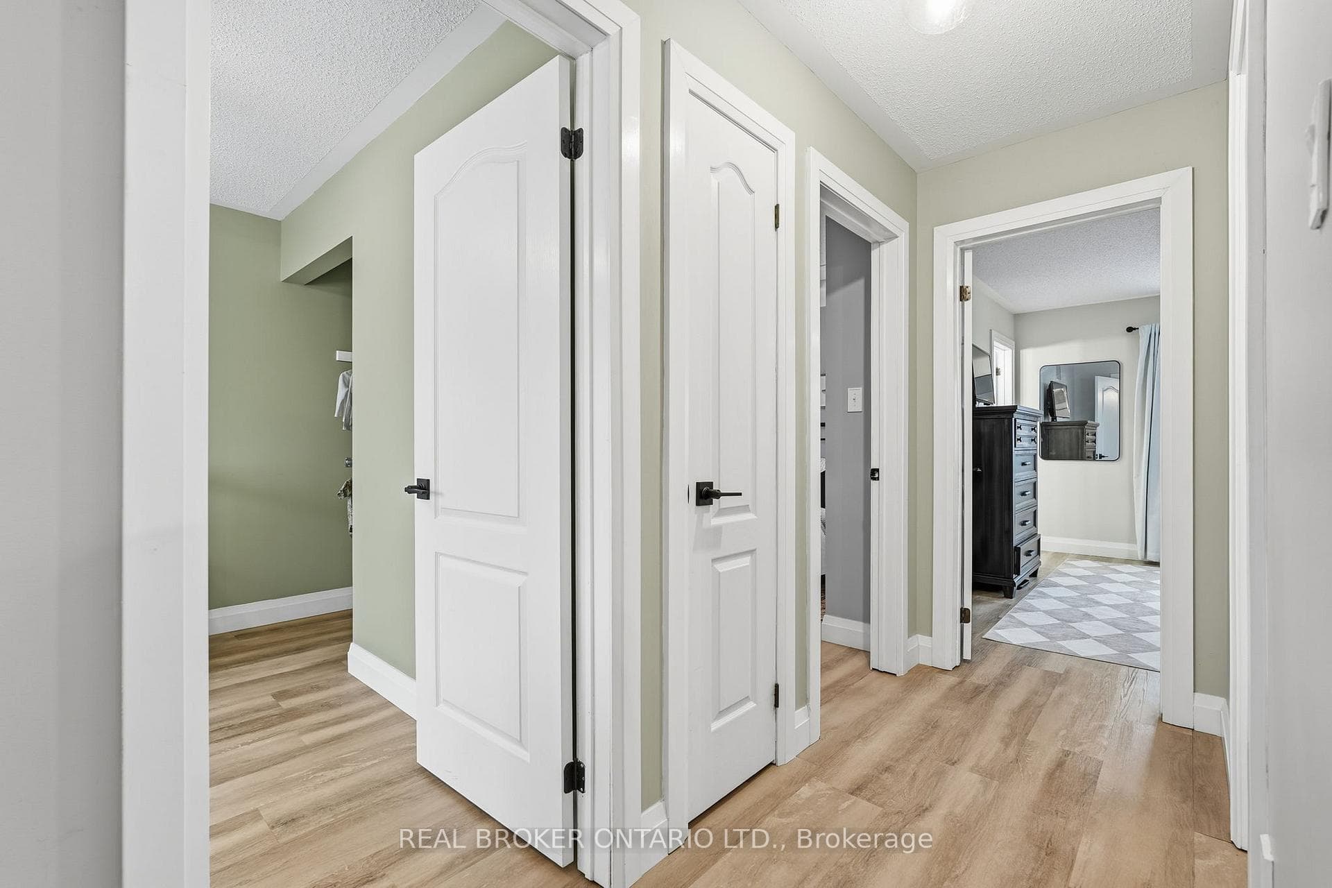 76 Buttercup Crescent photo 24