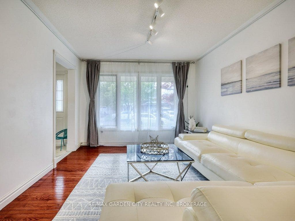 20 CONSIGLIA Drive photo 9
