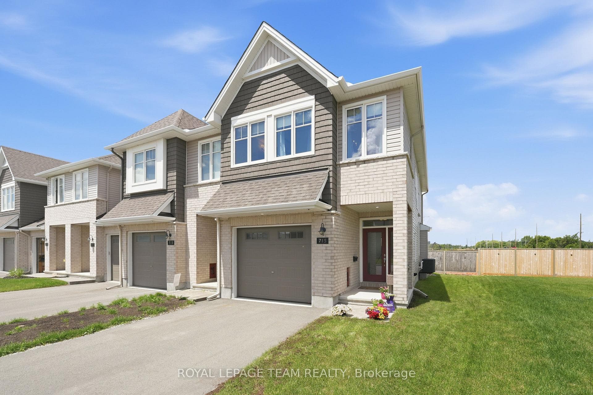 Tamarack 2023-built Cambridge model end unit