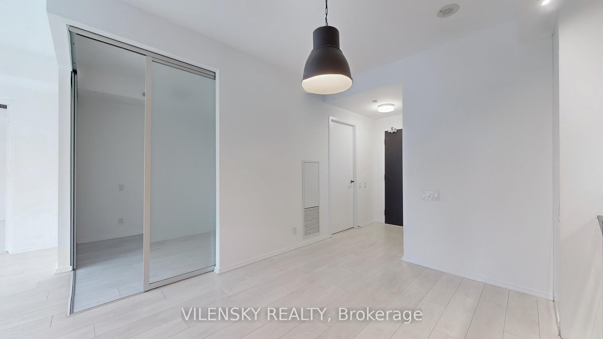 125 Peter Street Unit 3311 photo 18