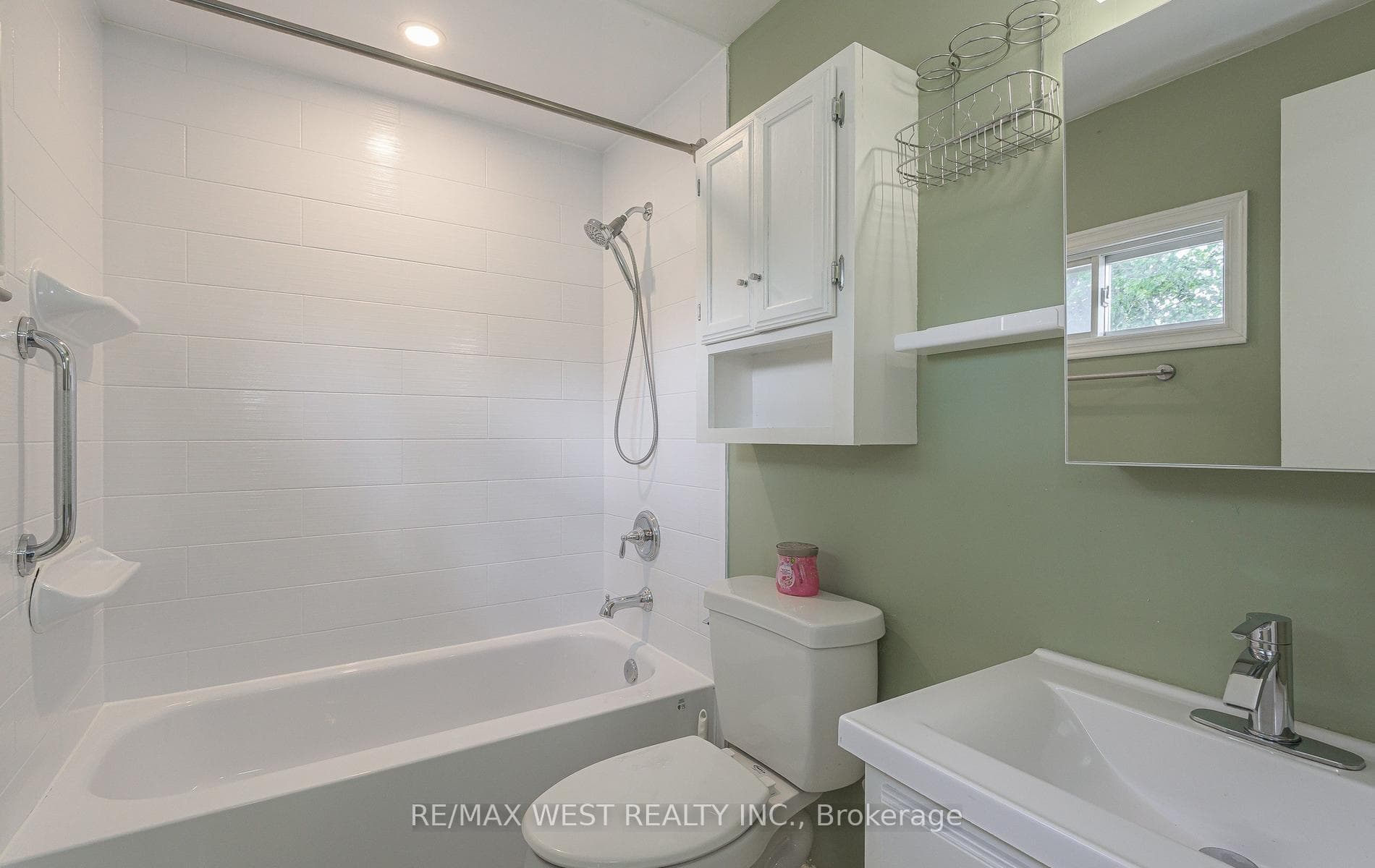 22 Josephine Court photo 16