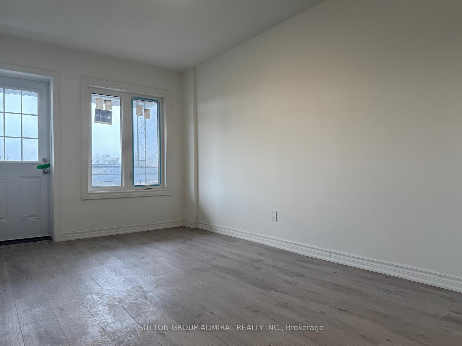 2986A Dufferin Street Unit Upper photo 8
