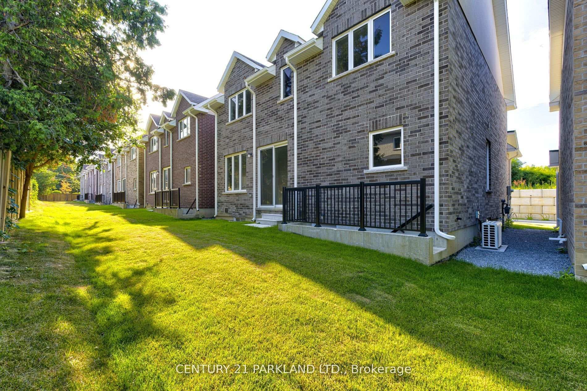 1741 Fairport Road Unit POTL #4 photo 17