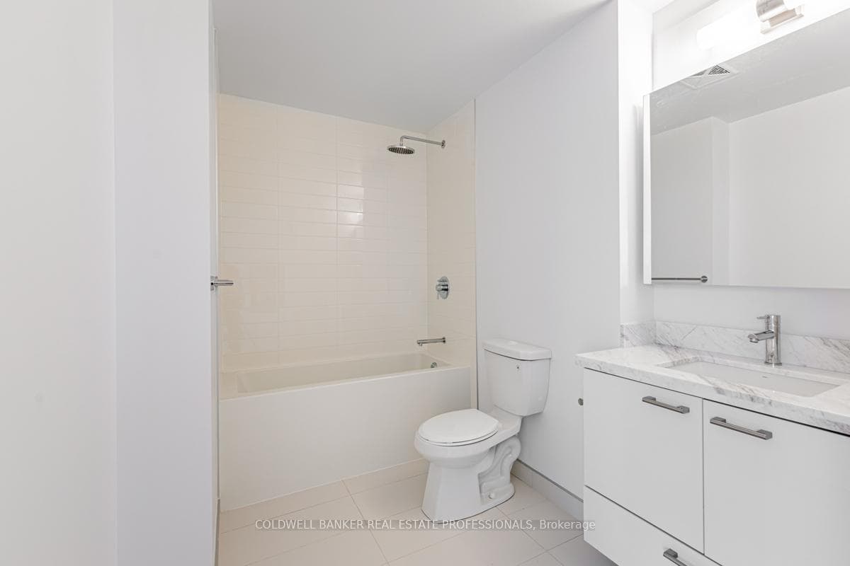 2221 Yonge Street Unit 5304 photo 16