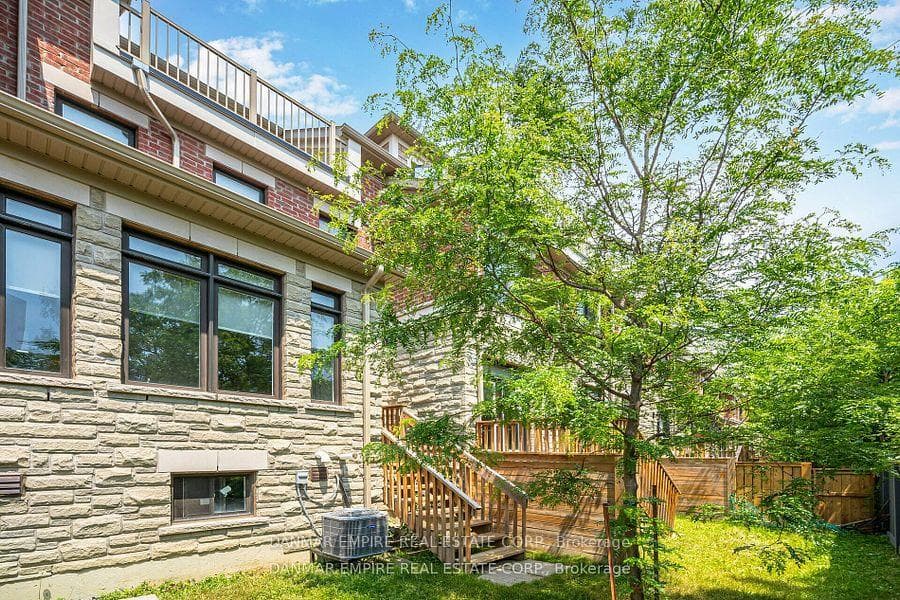 9 Hiawatha Court photo 40