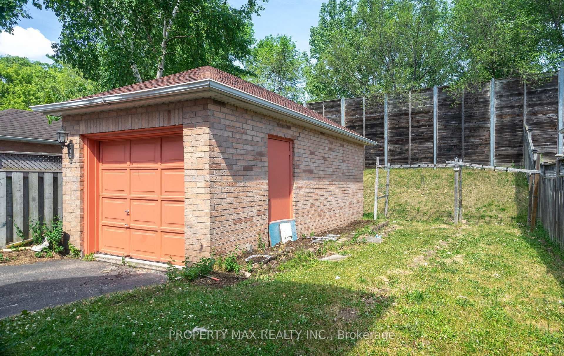 84 Bridlegrove Drive photo 29