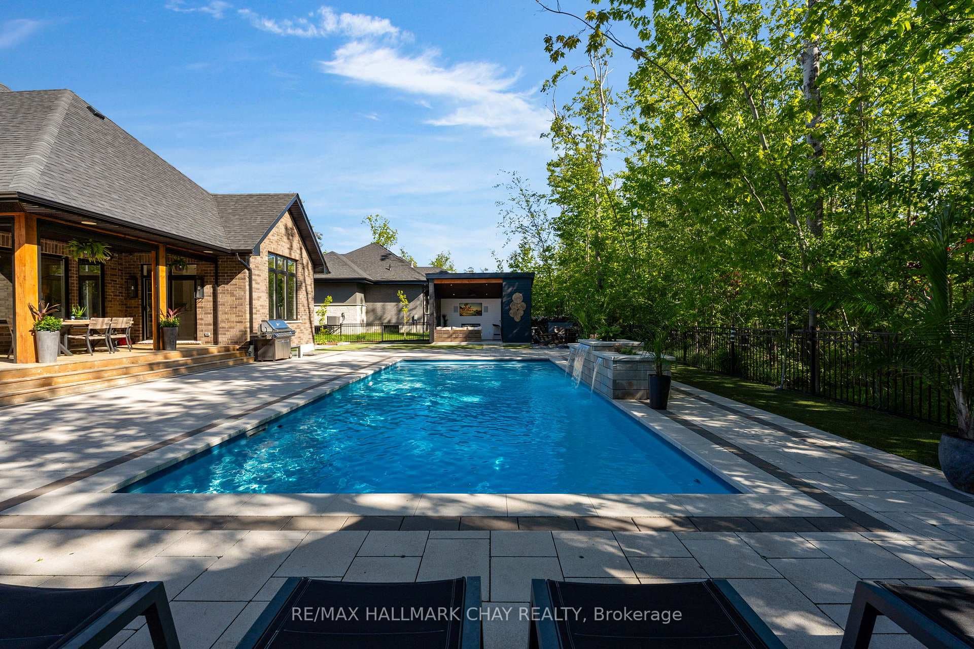 Pool House with Bar