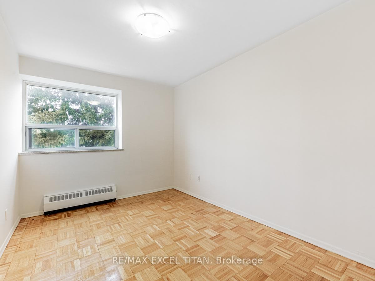 1524 Lawrence Avenue Unit 514 photo 12