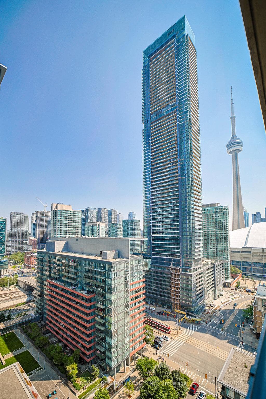 15 FORT YORK Boulevard Unit 2705 photo 31