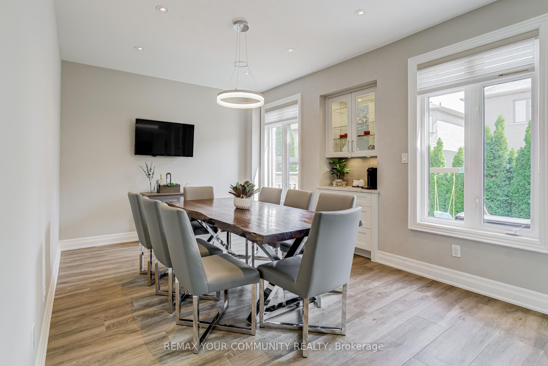 21 Amparo Drive photo 8