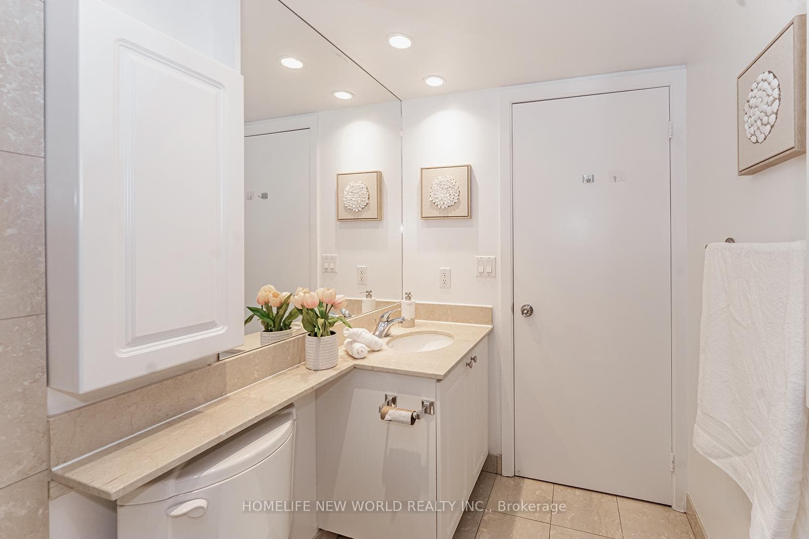 8 Park Road Unit 1716 photo 18