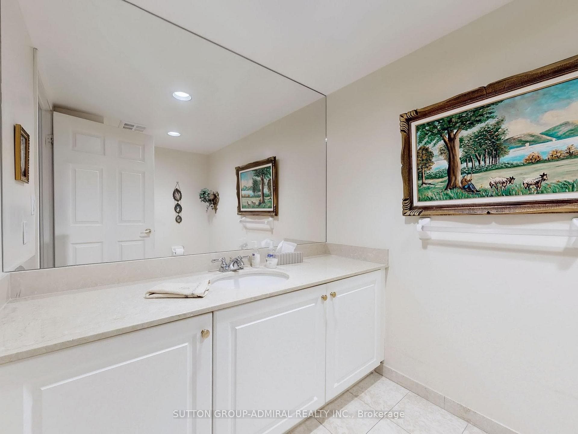 89 Skymark Drive Unit 1207 photo 32