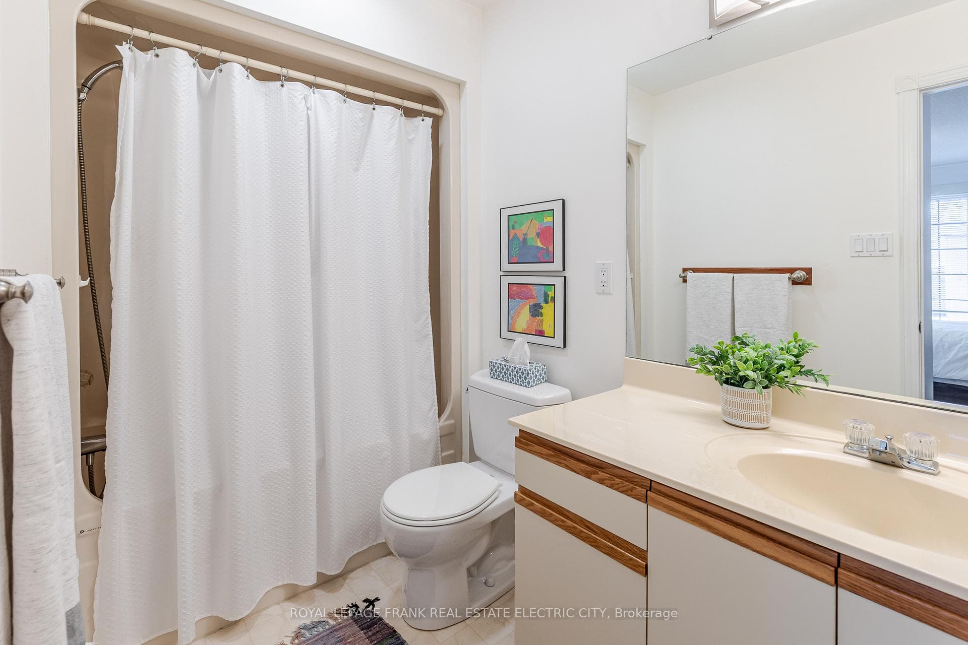 685 Whitaker Street Unit 6 photo 27