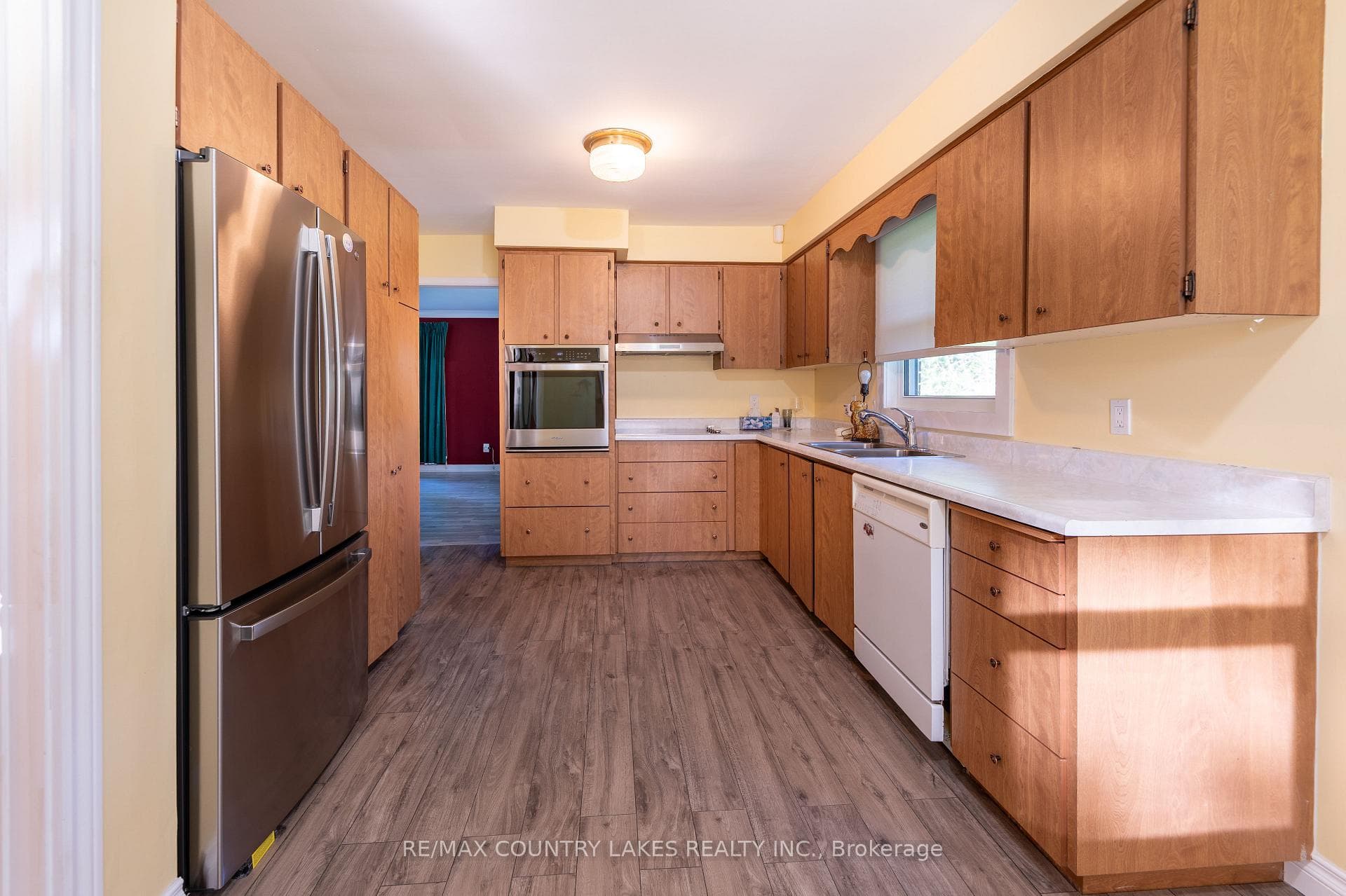 94 Laidlaw Street photo 11