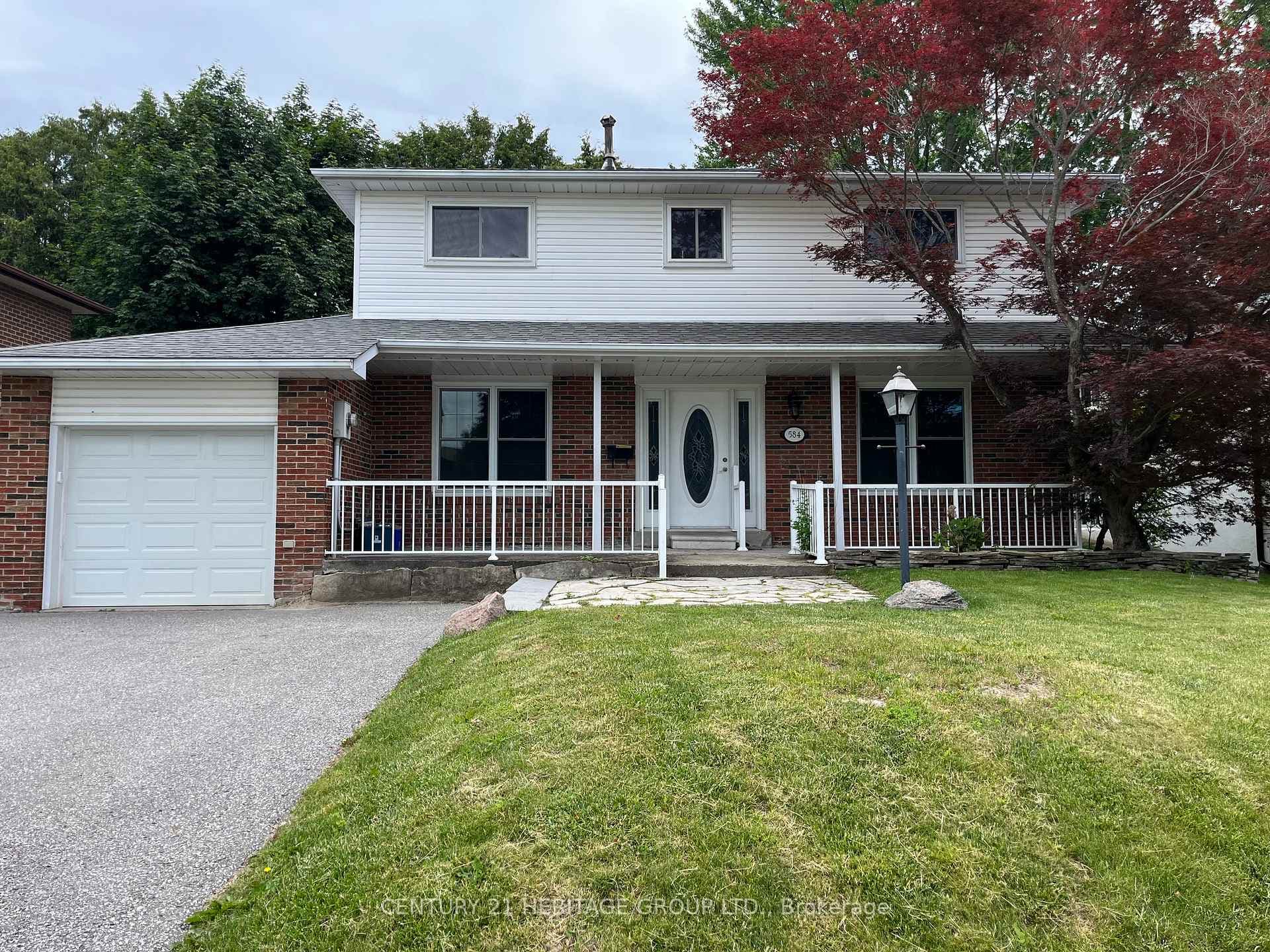 584 Arnhem Drive photo 3