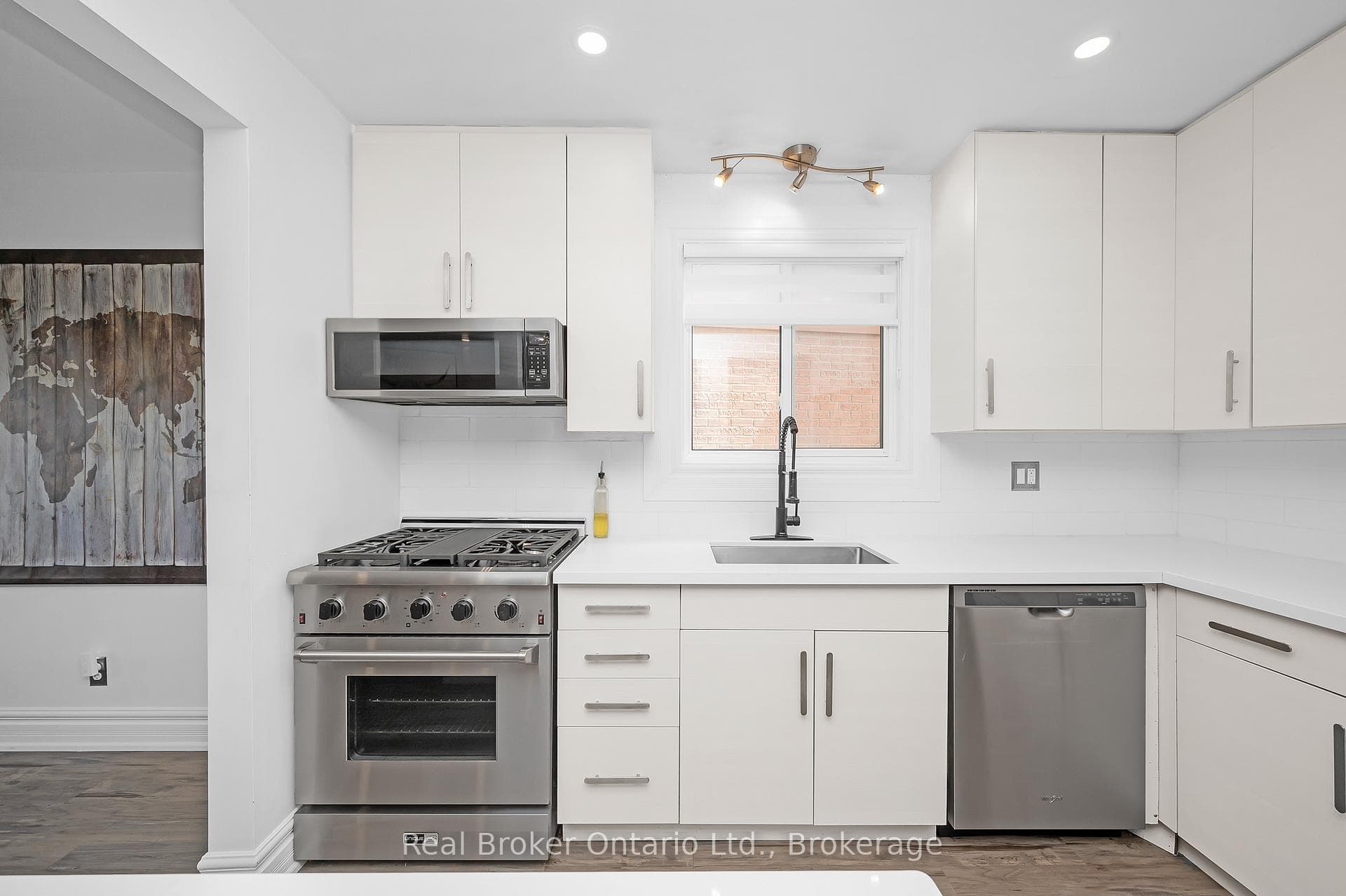 353 Macintosh Drive photo 17