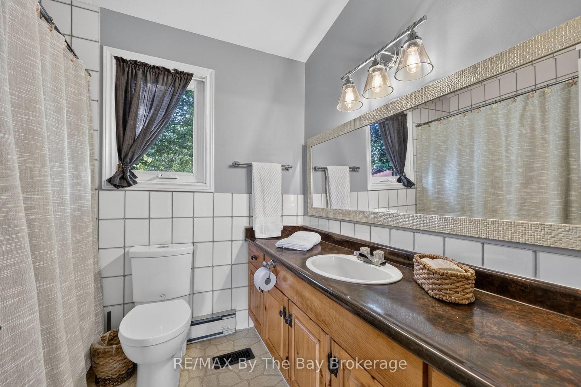 1434 RIVER Road photo 22