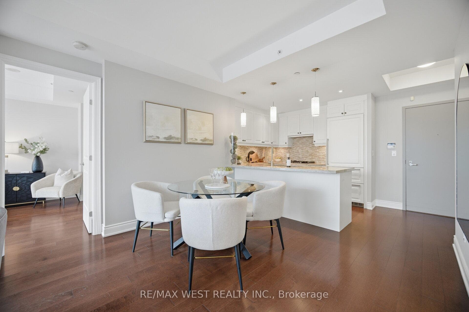 3500 Lakeshore Road Unit 825 photo 16