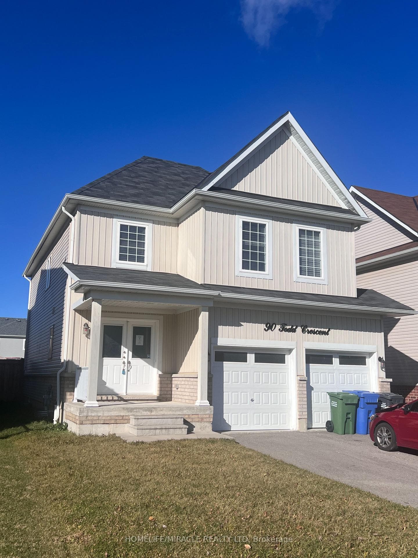 90 Todd Crescent photo 2