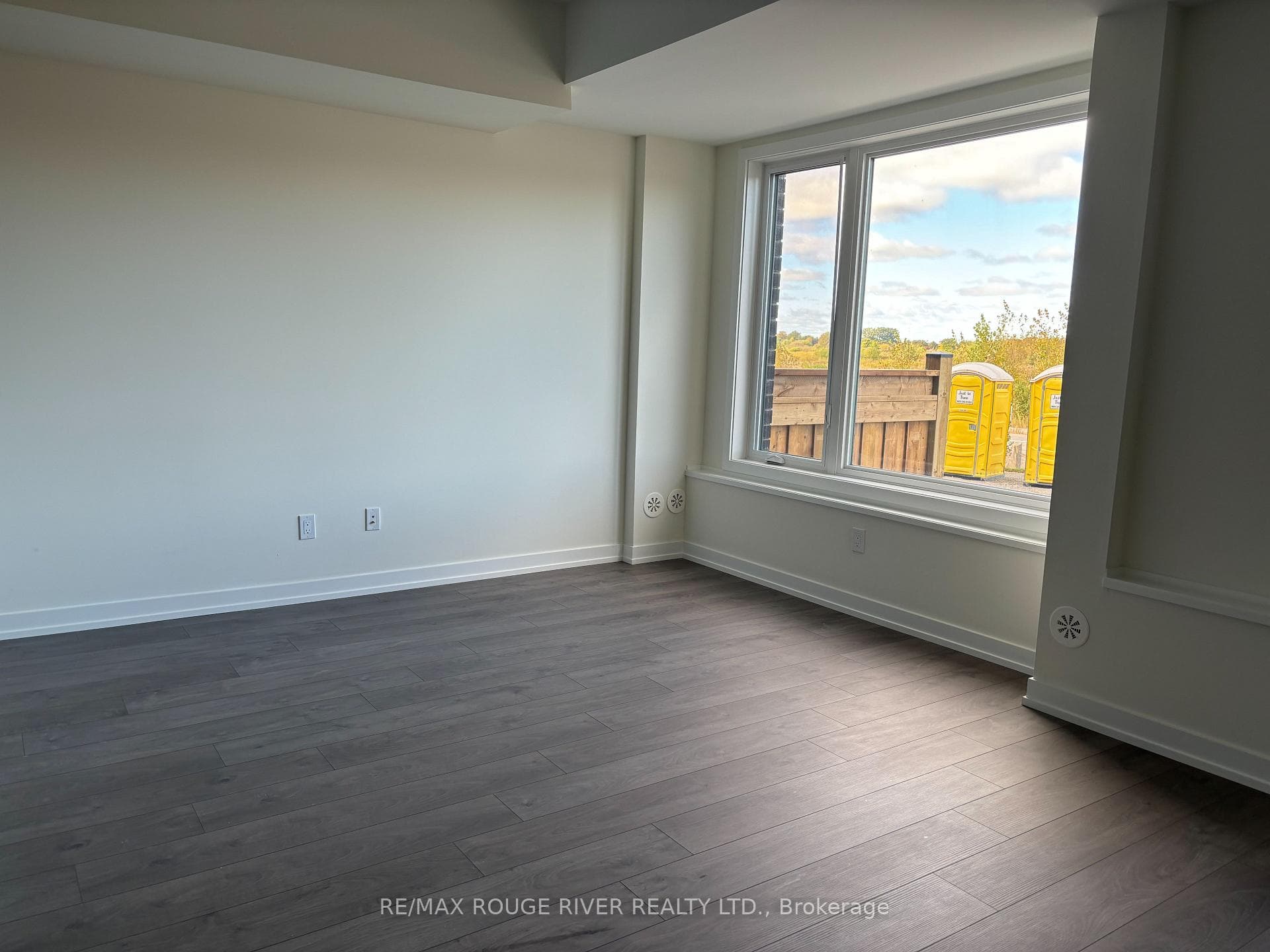 160 Densmore Road Unit 1201 photo 4