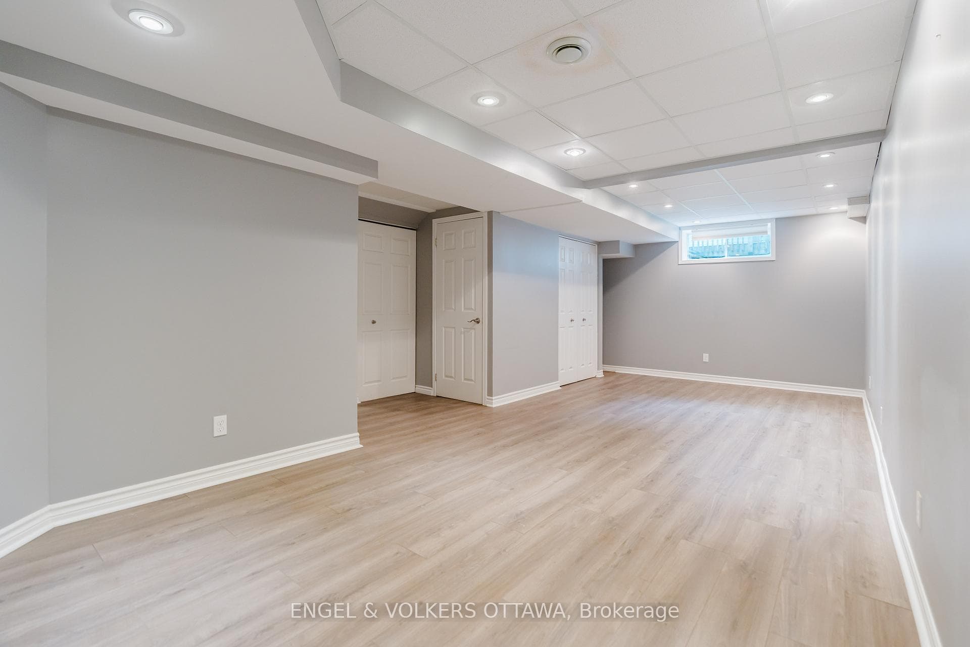 77 Whalings Circle photo 32