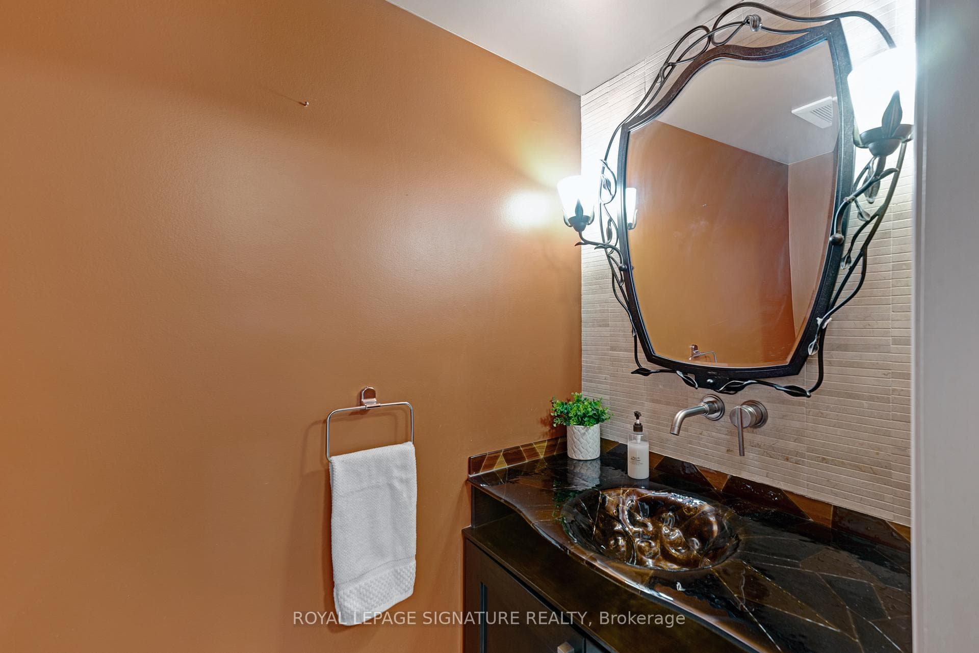 3095 Tours Road photo 17