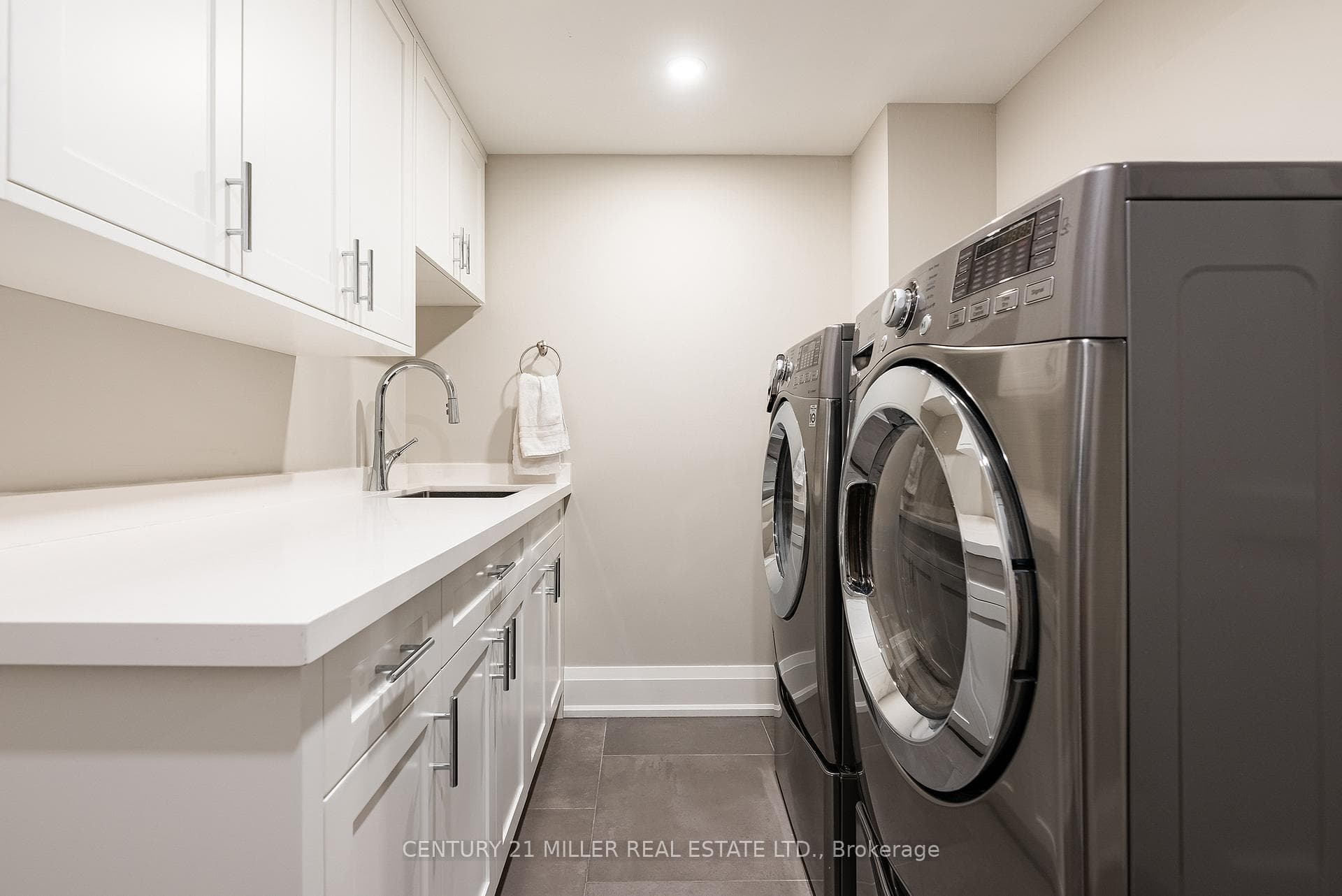 327 Macdonald Road photo 27