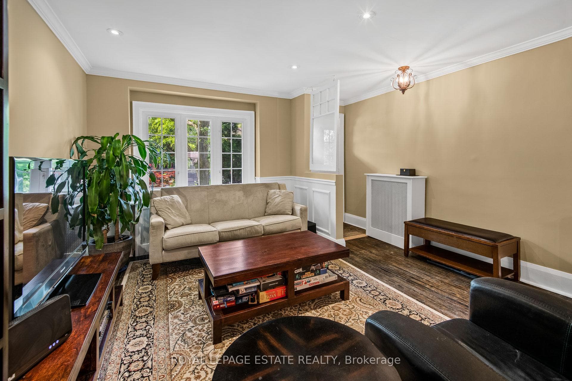 512 Soudan Avenue photo 8