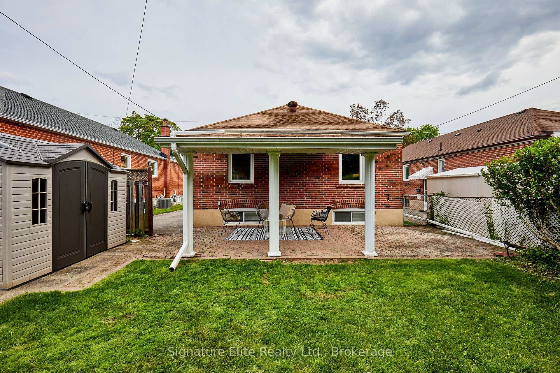 10 Bardwell Crescent photo 40