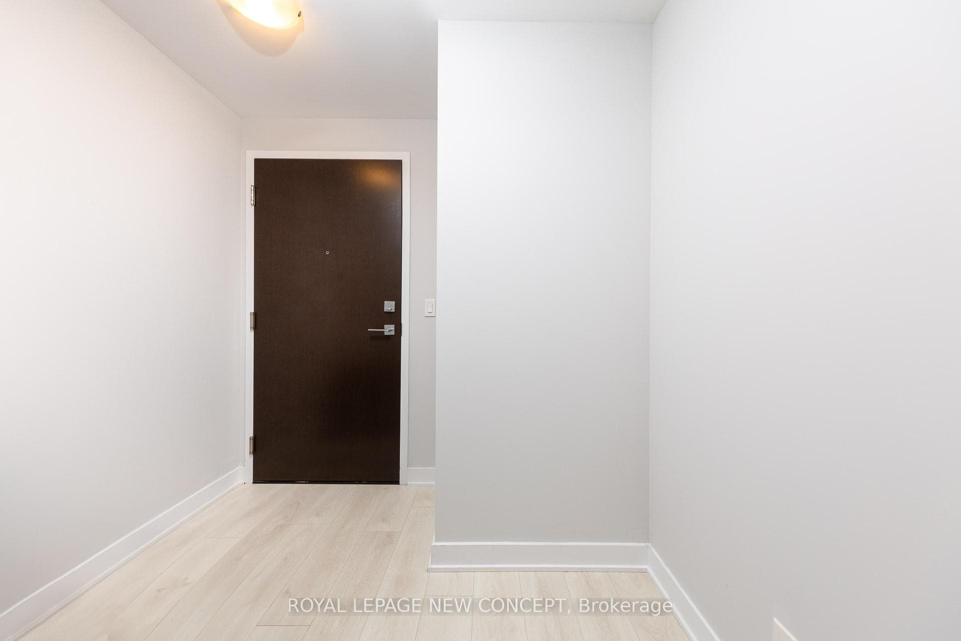 2221 Yonge Street Unit 1408 photo 16