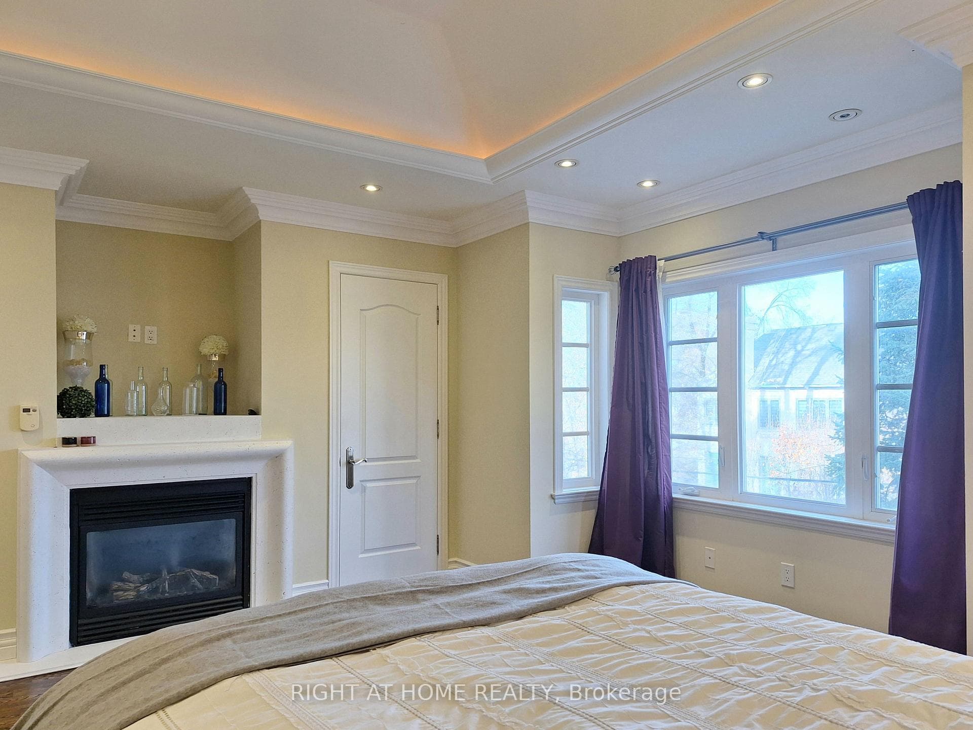 378 Douglas Avenue photo 24