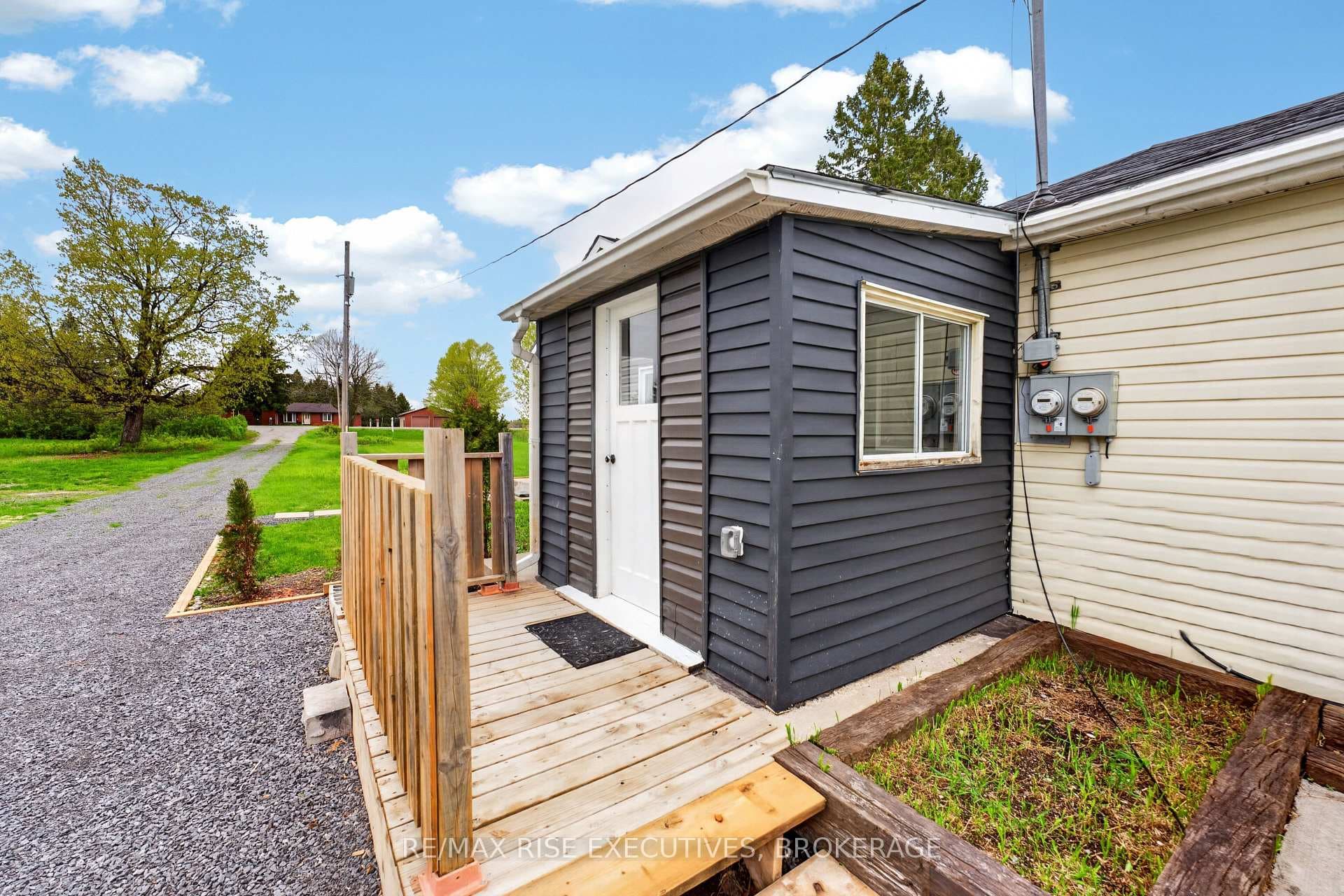 750 Moira Road photo 34