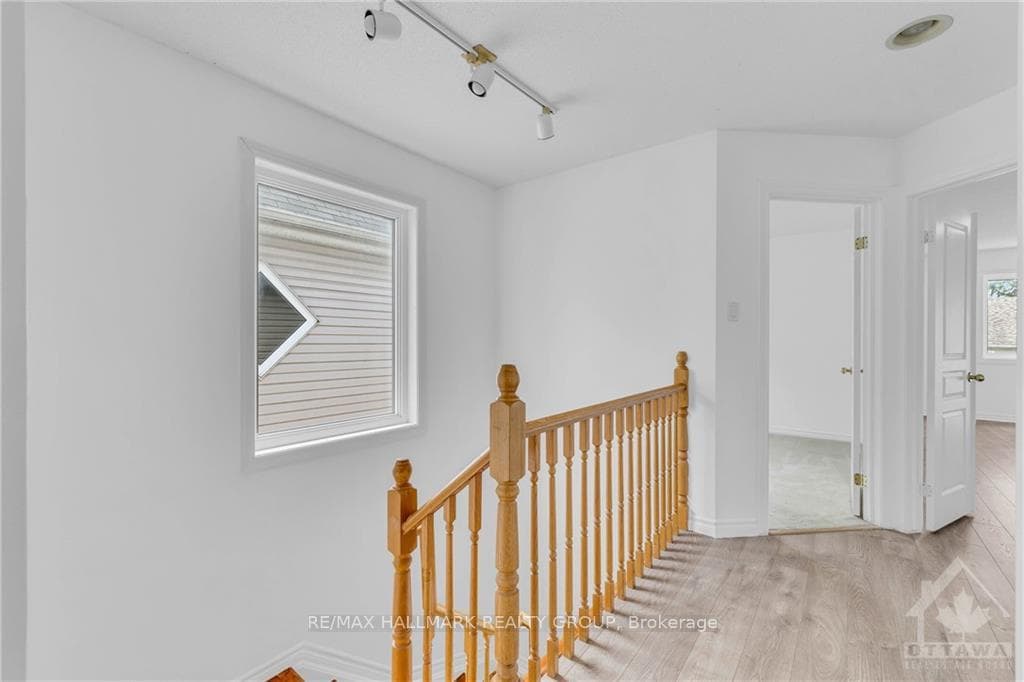 56 SADDLESMITH Circle photo 13