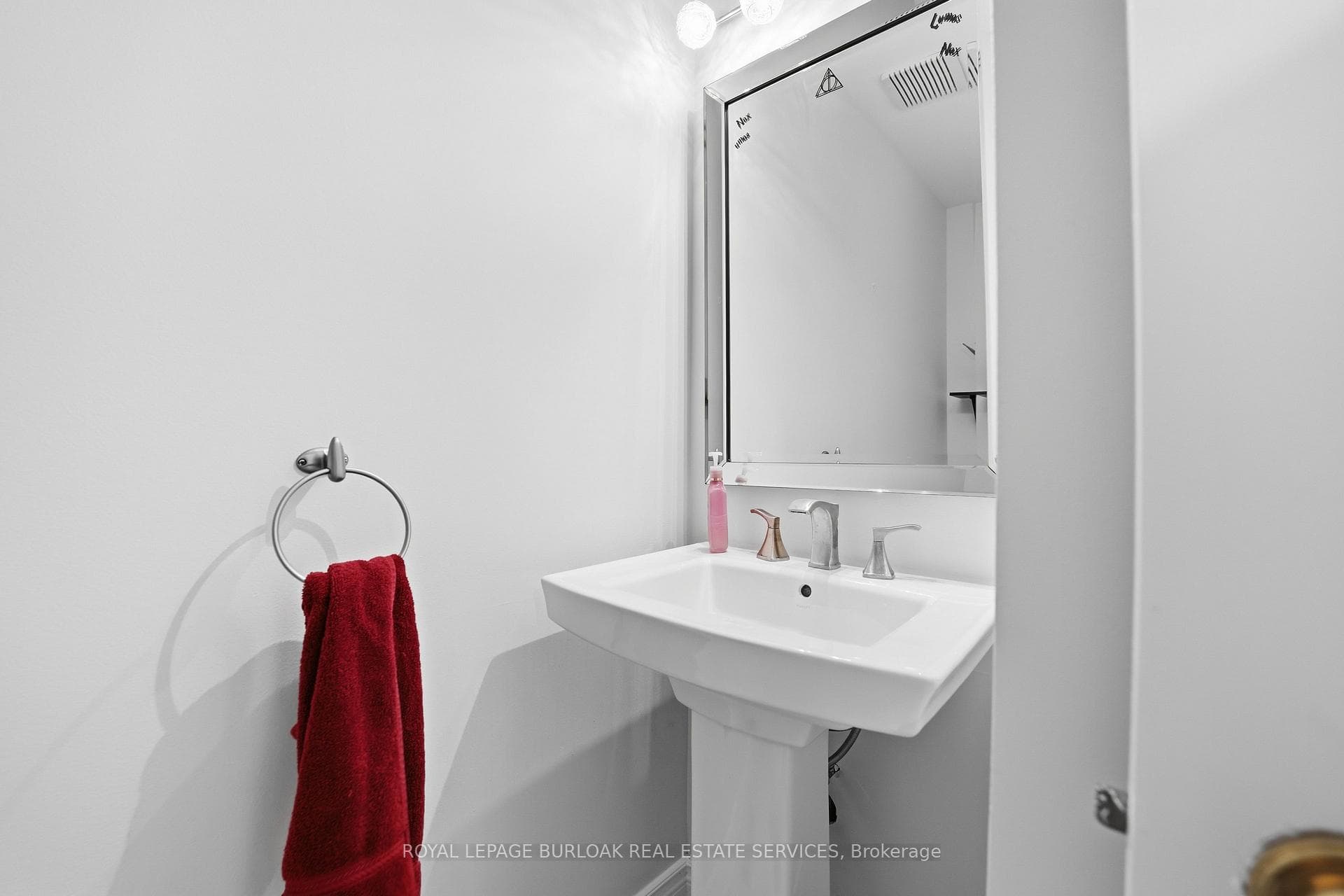2055 Walkers Line Unit 216 photo 17