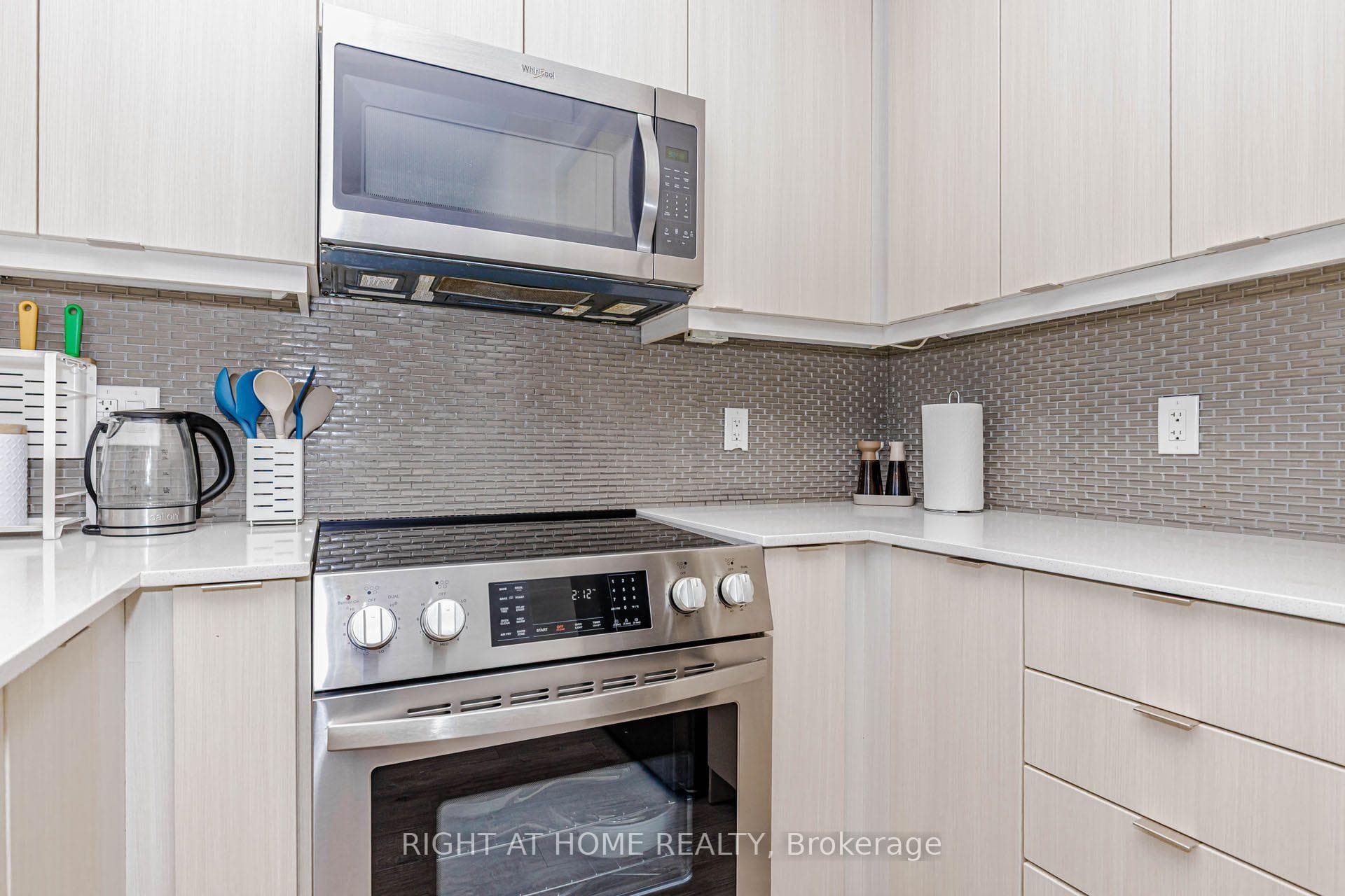 4633 Glen Erin Drive Unit 2 photo 13