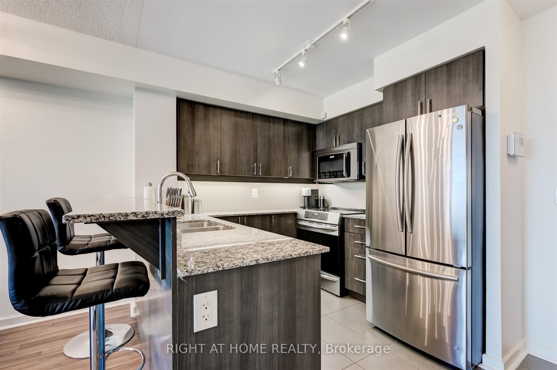1235 Bayly Street Unit 1115 photo 12