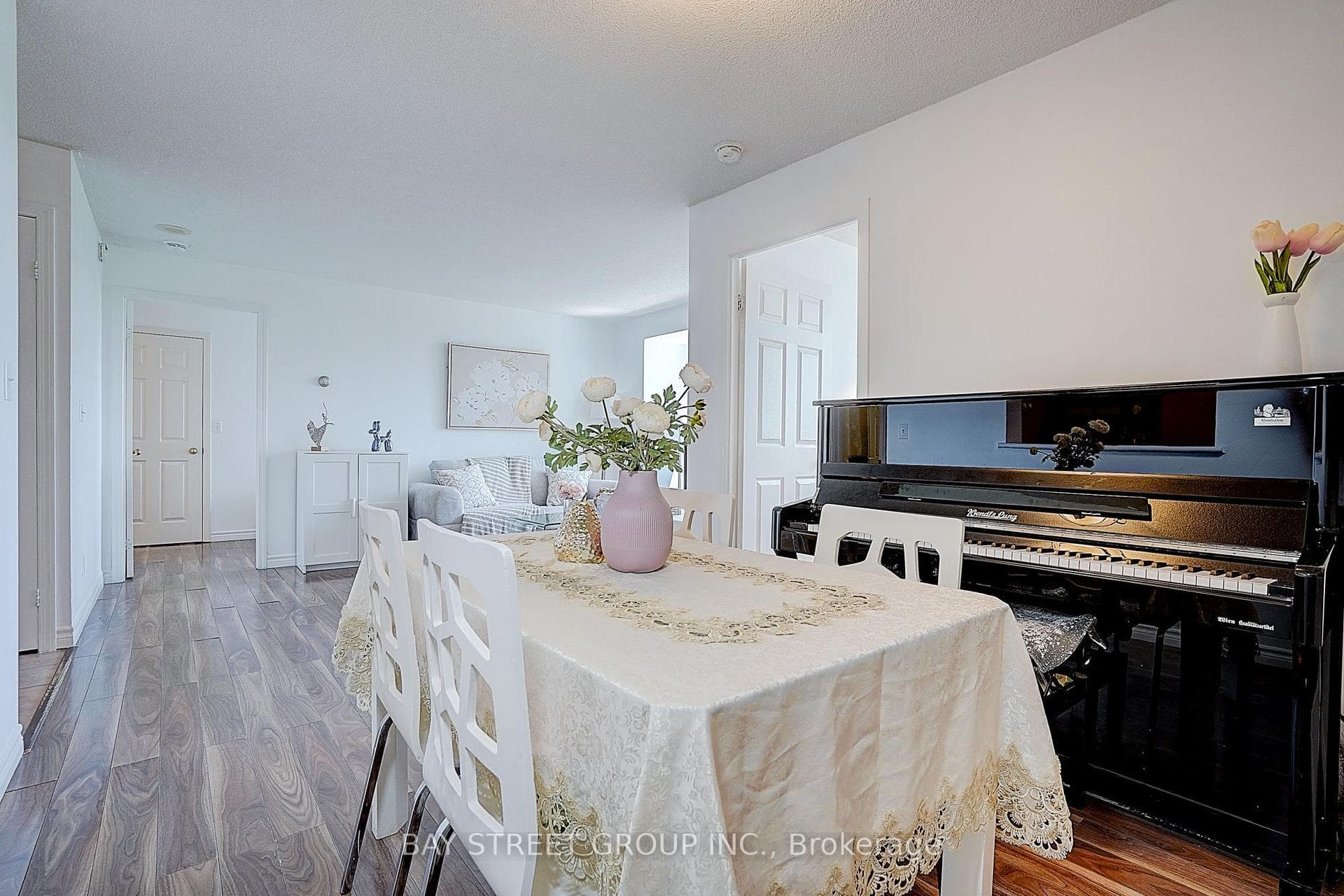 5039 Finch Avenue Unit 709 photo 17
