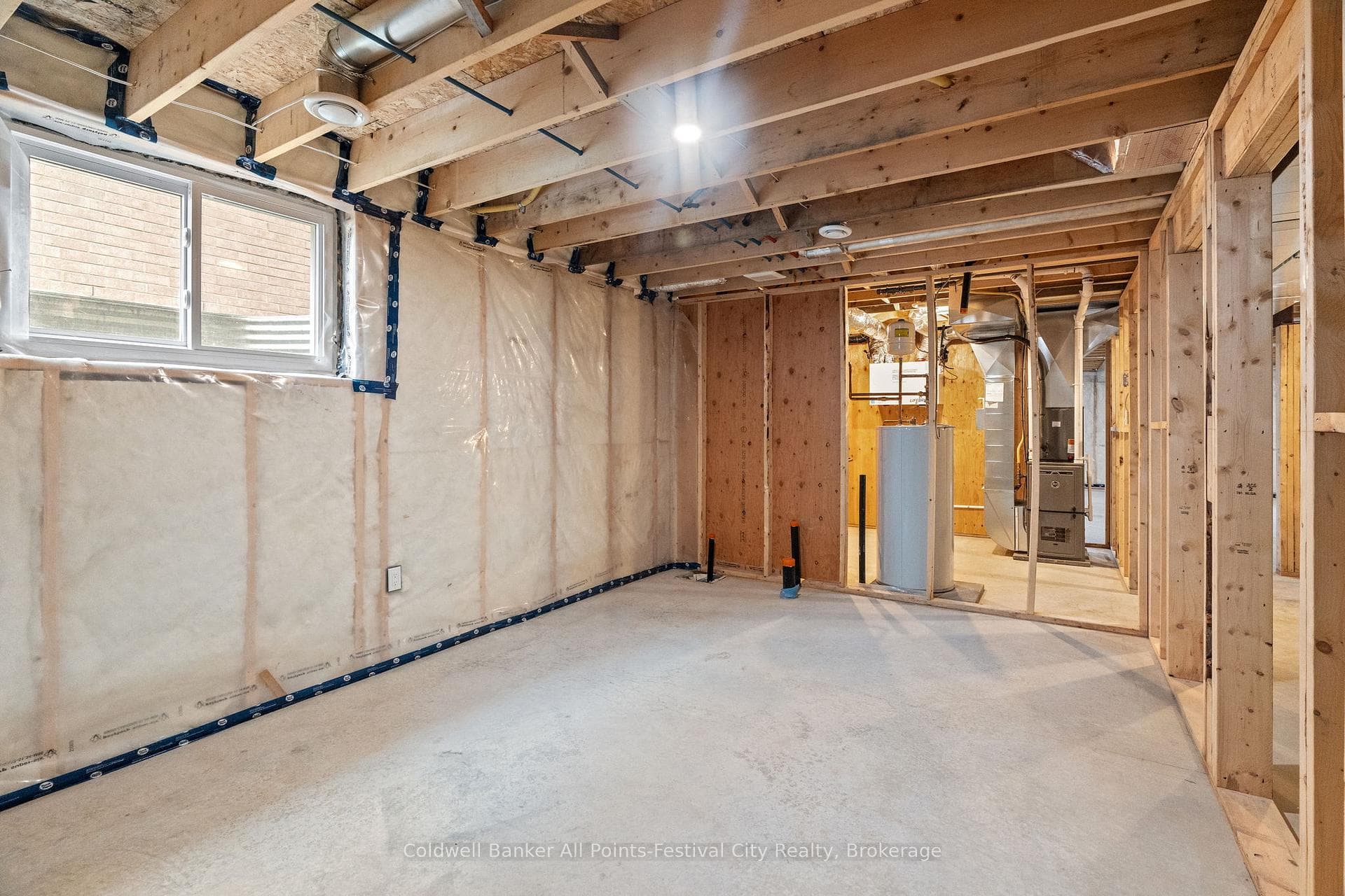 463 Warren Street photo 35