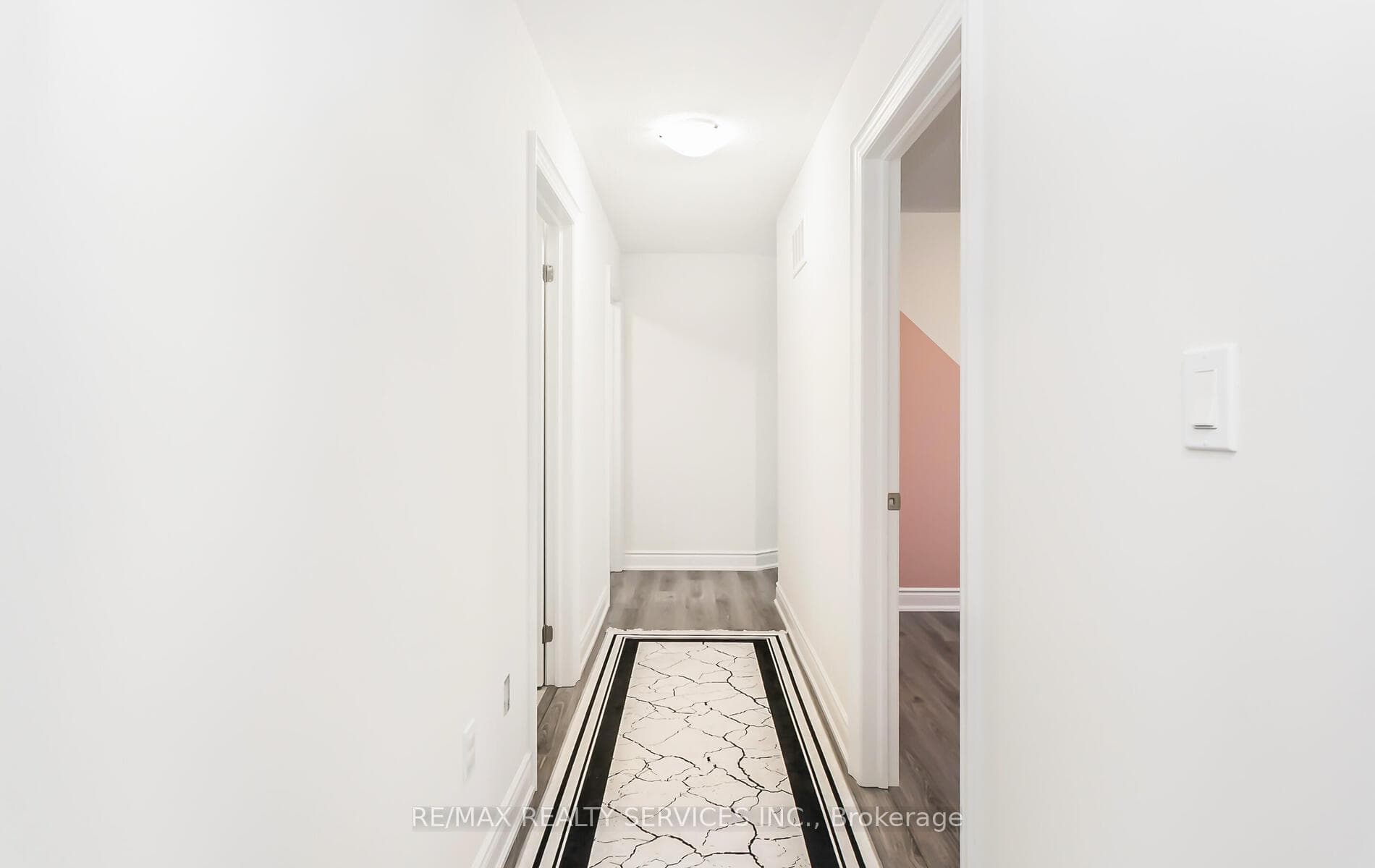 45 Ferragine Crescent photo 21