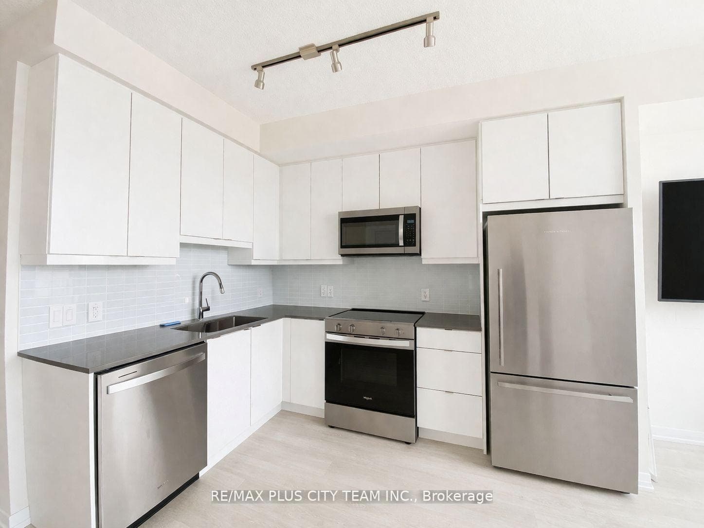 3270 Sheppard Avenue Unit 1530 photo 3