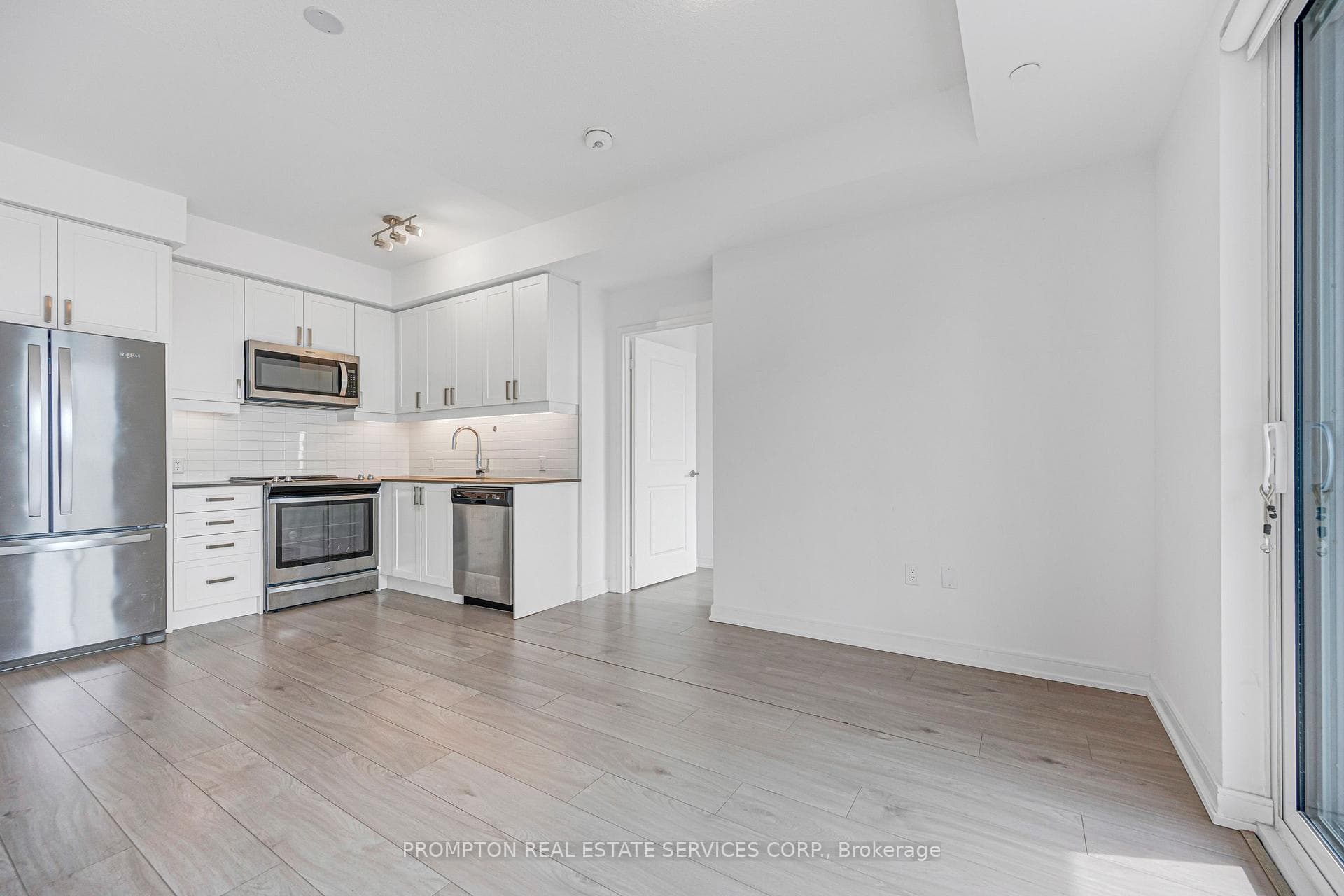 8 Nahani Way Unit 3320 photo 7