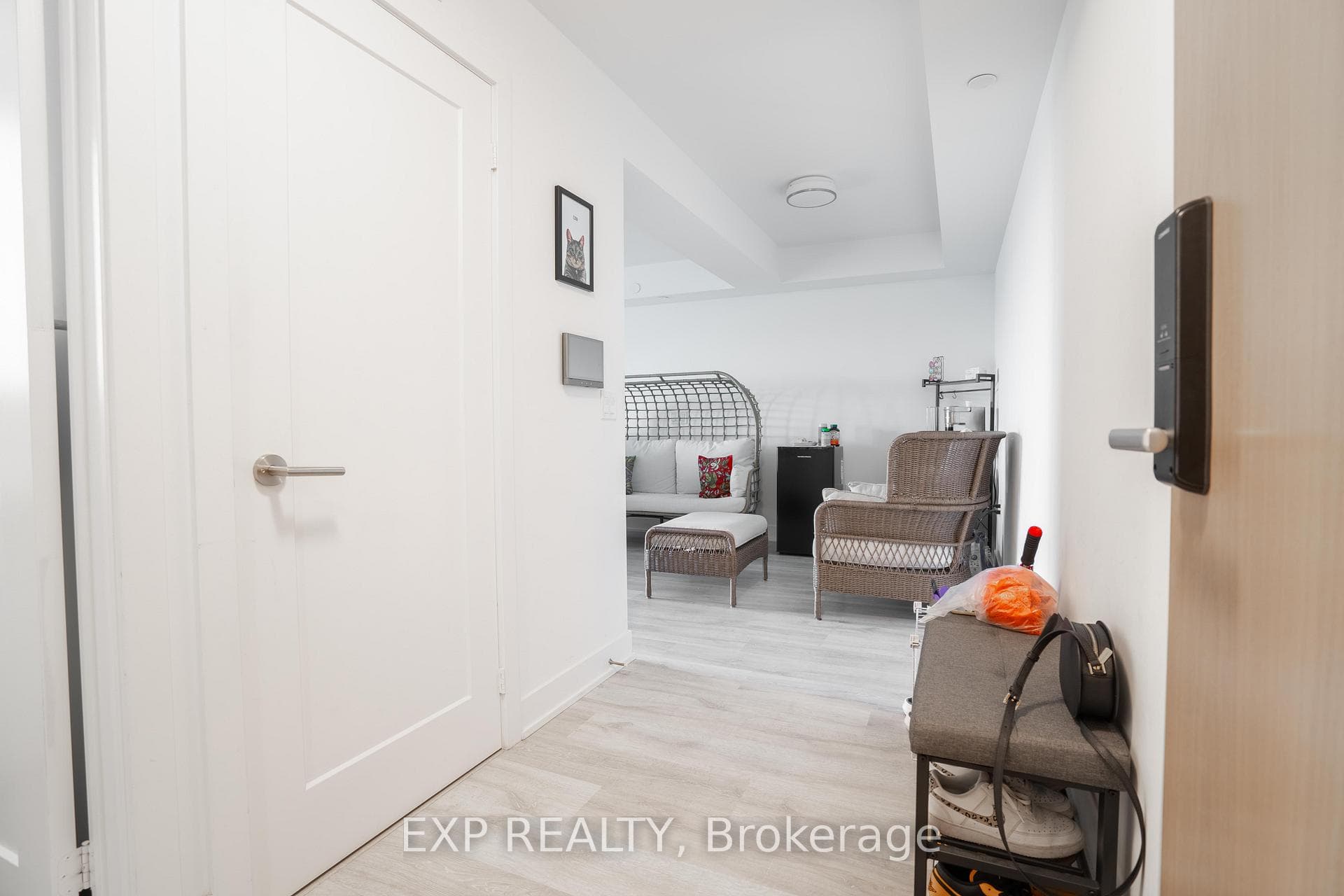 585 Bloor Street Unit 1324 photo 4