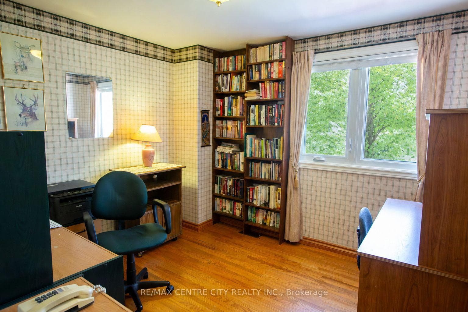 76 Antrim Crescent photo 21