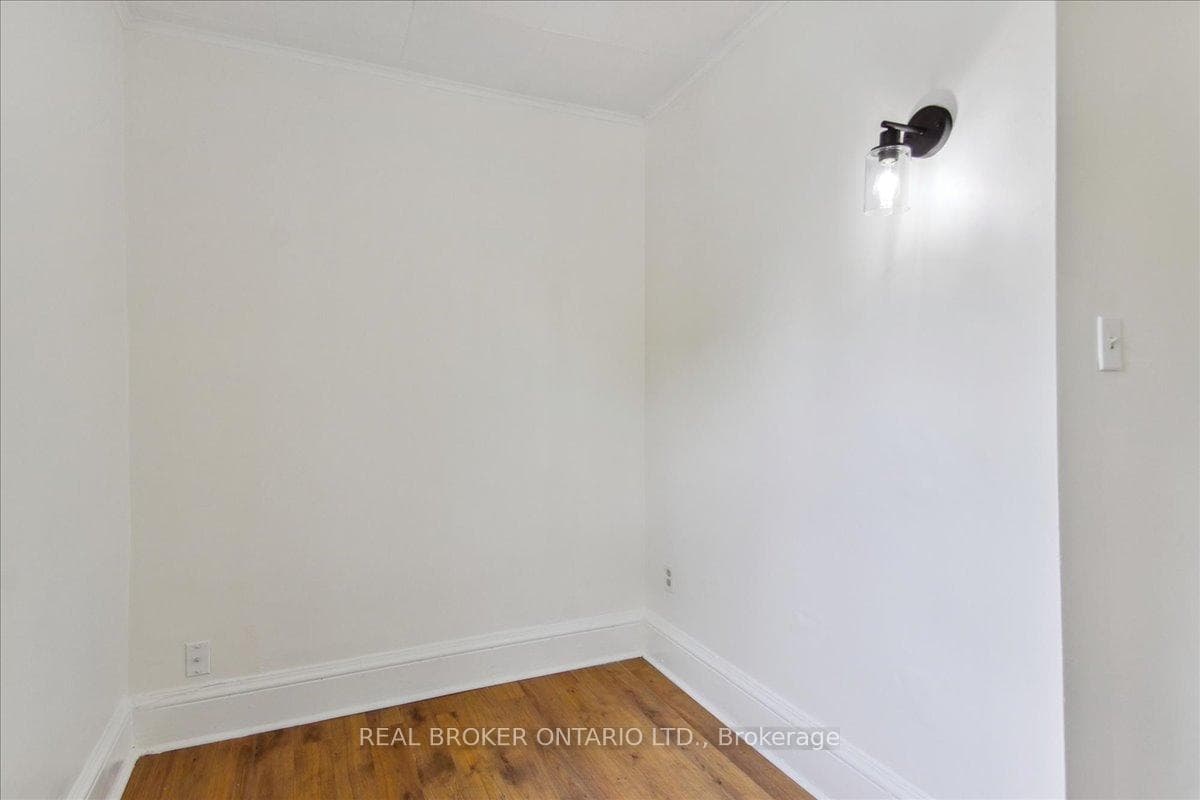 Third Bedroom/Office - no closet