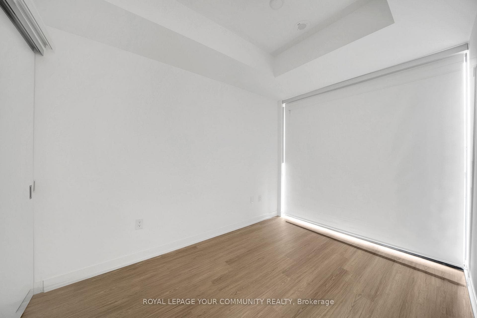 195 McCaul Street Unit 517 photo 4
