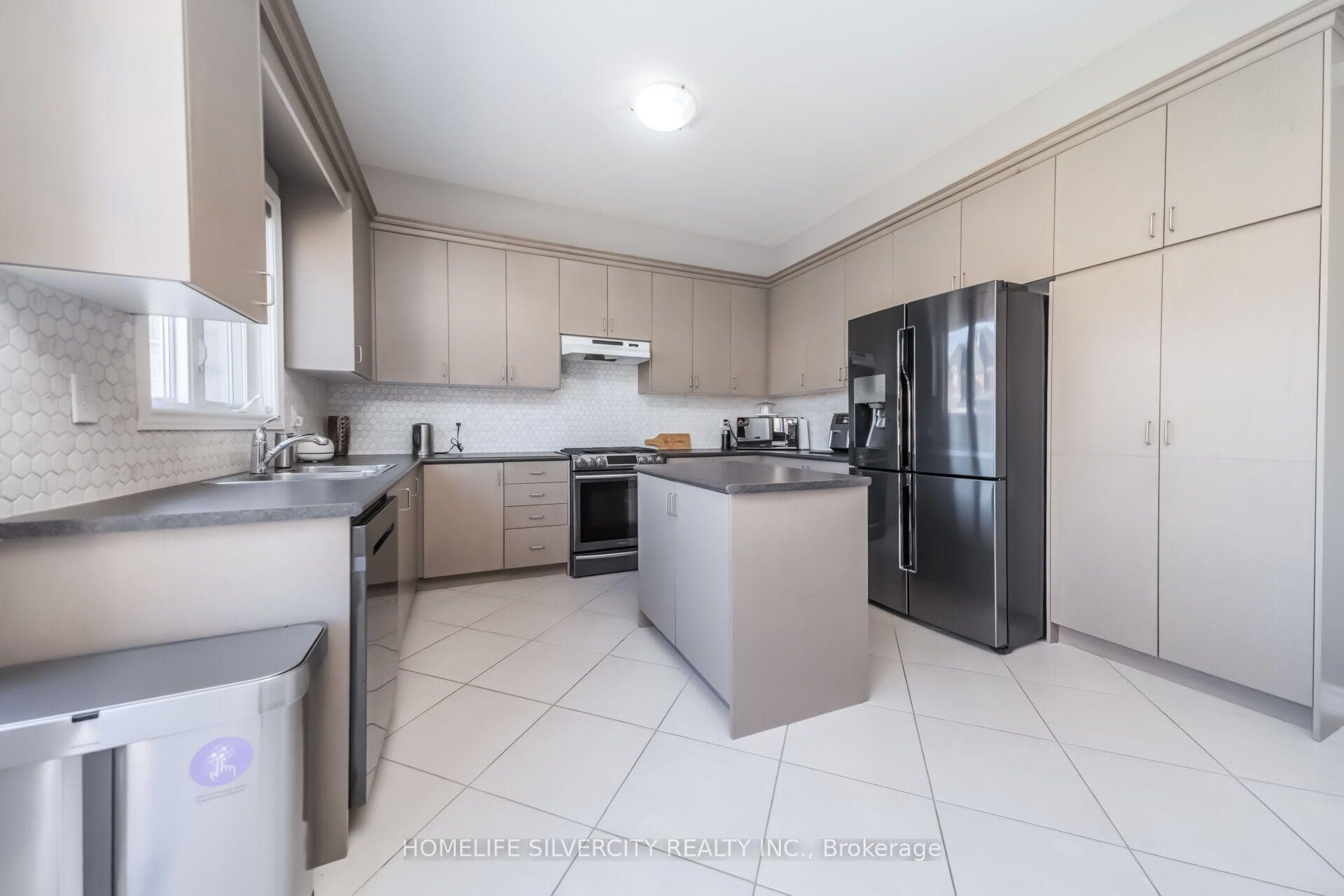 14 Observatory Crescent photo 18