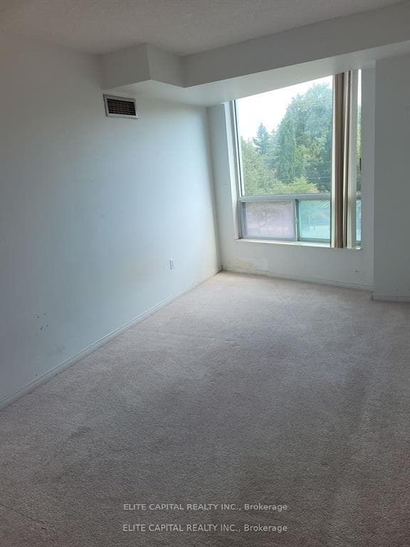 18 Pemberton Avenue Unit 307 photo 5